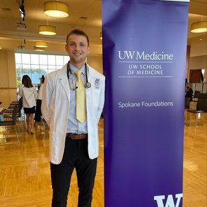 Meet your Posher, Dax